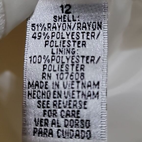 Isabella Suits Women's  Cream Belted Jacket Sz 12 - Picture 6 of 6